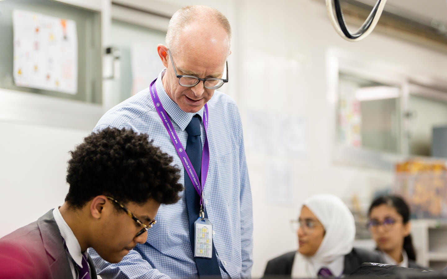 المرحلة الثانوية في المدرسة البريطانية بالكويت | الأعمار 13 - 16 - Full Width Image