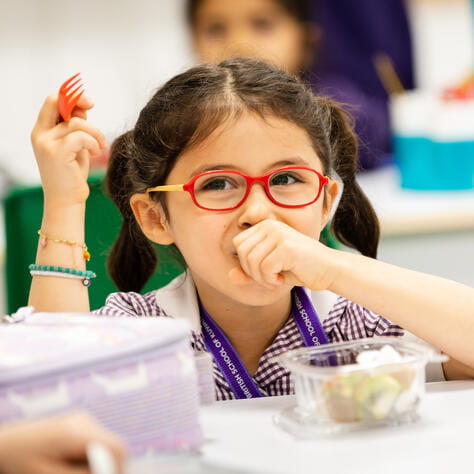 الموارد الأساسية لأولياء الأمور | المدرسة البريطانية بالكويت - 05 Feature Cards Pattern