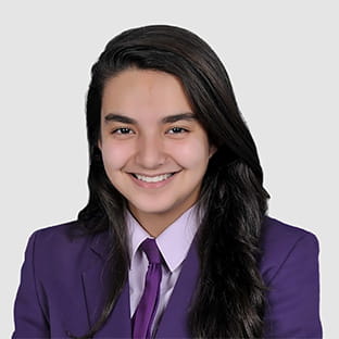 خريجونا | المدرسة البريطانية بالكويت - Feature Cards Pattern 1