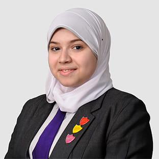 خريجونا | المدرسة البريطانية بالكويت - Feature Cards Pattern 1