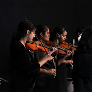 Outstanding Experiences | The British School of Kuwait - 07 - Feature Cards Pattern - Expeditions