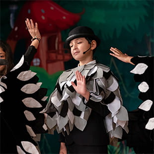 Outstanding Experiences | The British School of Kuwait - 04 - Feature Cards Pattern - Creativity and Culture