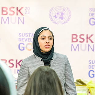 الموارد الأساسية لأولياء الأمور | المدرسة البريطانية بالكويت - 03 Feature Cards