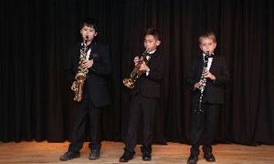 Primary students in concert